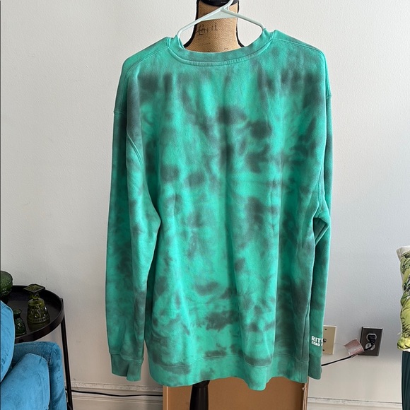 Green Tie-Dye Graphic Sweatshirt - Picture 5 of 5